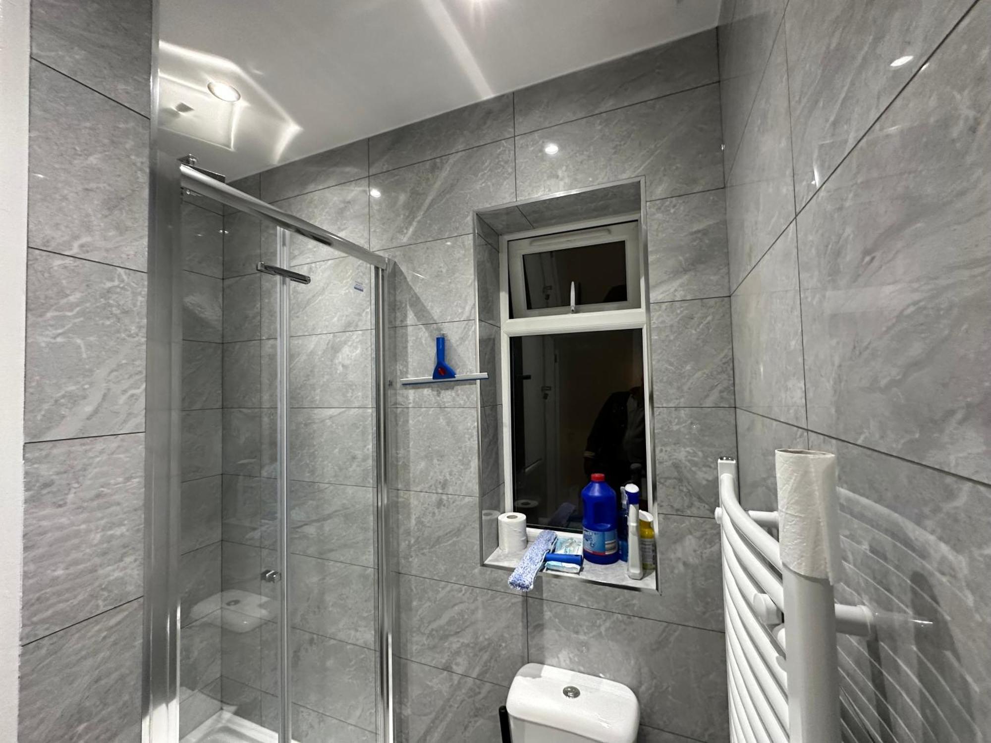 Luxury Ensuite 2Nd Studio Flat With Great Views In Keedonwood Road With Fully Own Bathroom Newly Added And Private Kitchenette Μπρόμλεϊ Εξωτερικό φωτογραφία