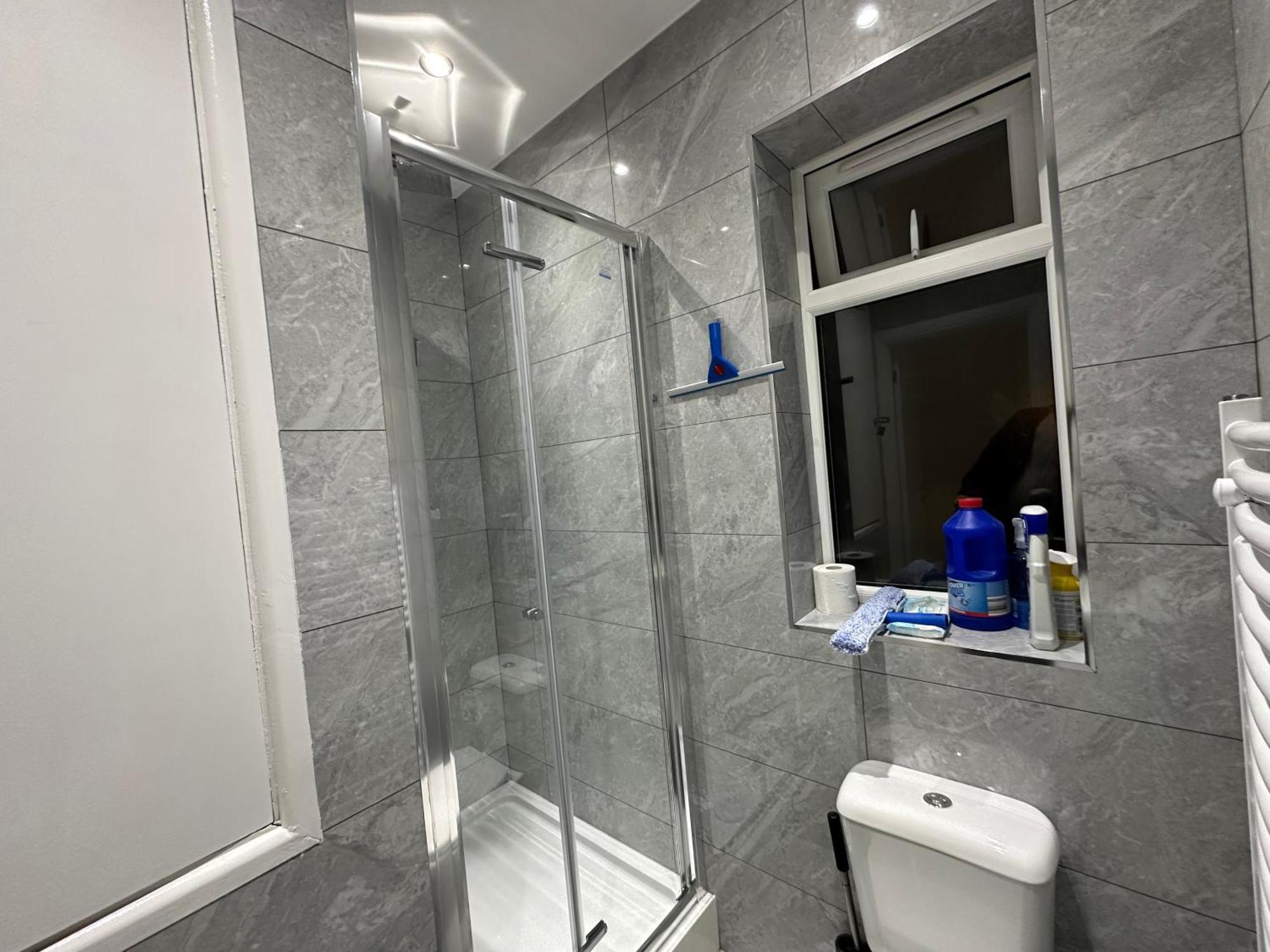 Luxury Ensuite 2Nd Studio Flat With Great Views In Keedonwood Road With Fully Own Bathroom Newly Added And Private Kitchenette Μπρόμλεϊ Εξωτερικό φωτογραφία