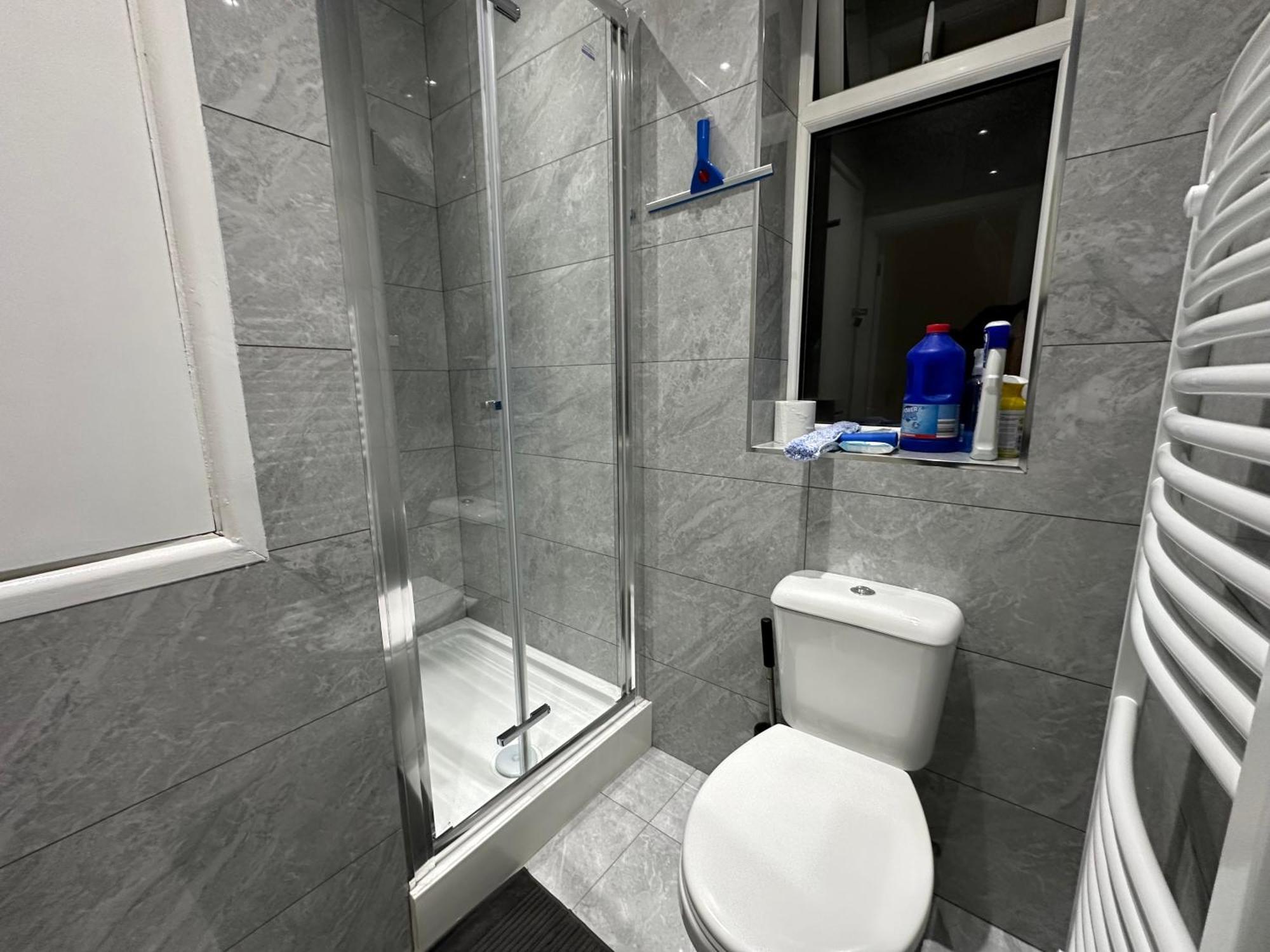 Luxury Ensuite 2Nd Studio Flat With Great Views In Keedonwood Road With Fully Own Bathroom Newly Added And Private Kitchenette Μπρόμλεϊ Εξωτερικό φωτογραφία