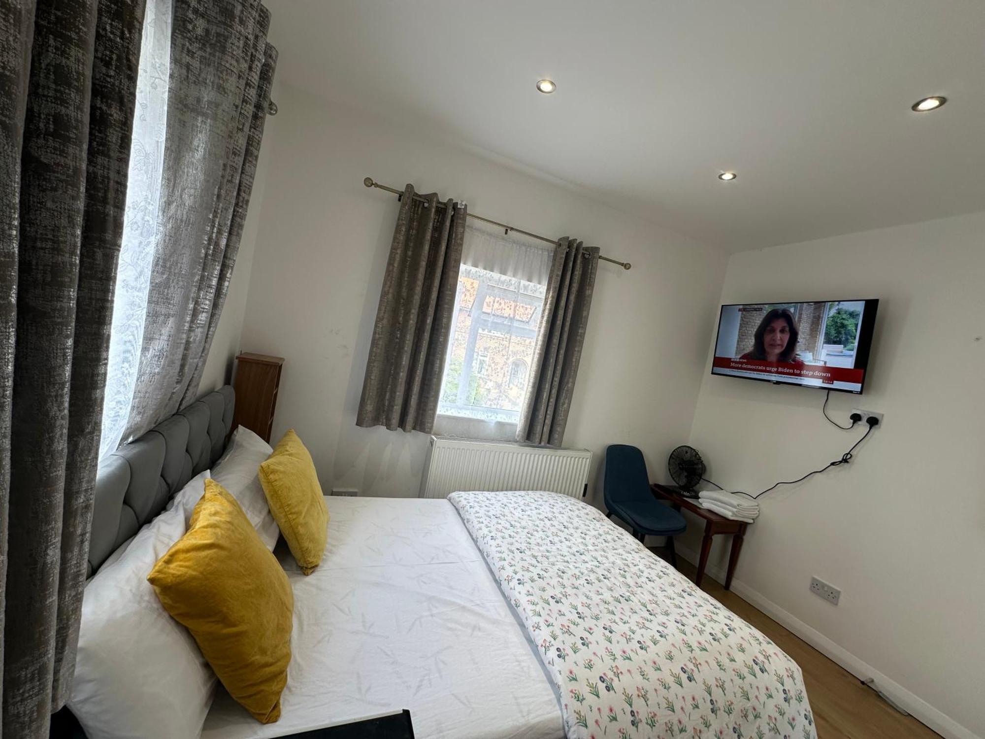 Luxury Ensuite 2Nd Studio Flat With Great Views In Keedonwood Road With Fully Own Bathroom Newly Added And Private Kitchenette Μπρόμλεϊ Εξωτερικό φωτογραφία
