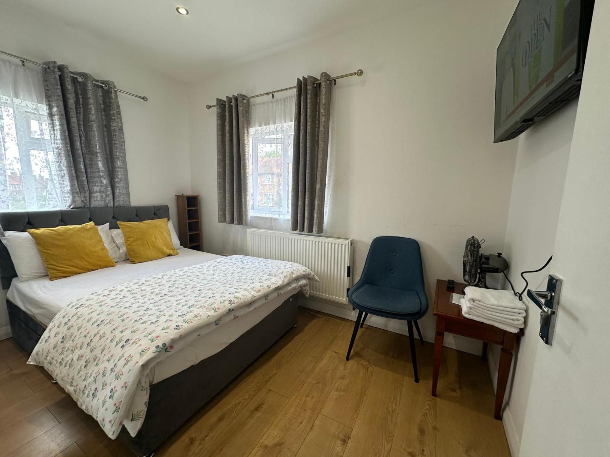 Luxury Ensuite 2Nd Studio Flat With Great Views In Keedonwood Road With Fully Own Bathroom Newly Added And Private Kitchenette Μπρόμλεϊ Εξωτερικό φωτογραφία